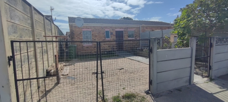 2 Bedroom Property for Sale in Lentegeur Western Cape